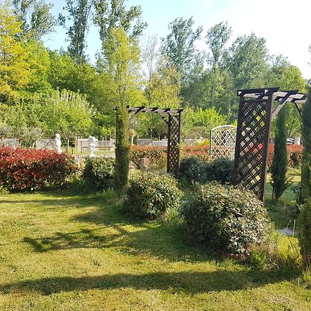 Chateau Des Perichons Poncins エクステリア 写真